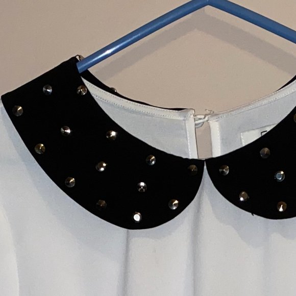 Forever 21 White work blouse, black collar with studs - Picture 3 of 3
